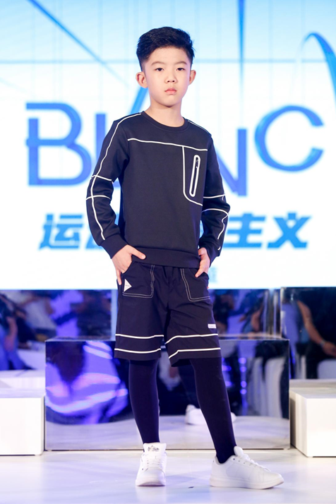 ��̤��ͯ�l��Blancϵ�У����㿴�����\�ӘO�����x��